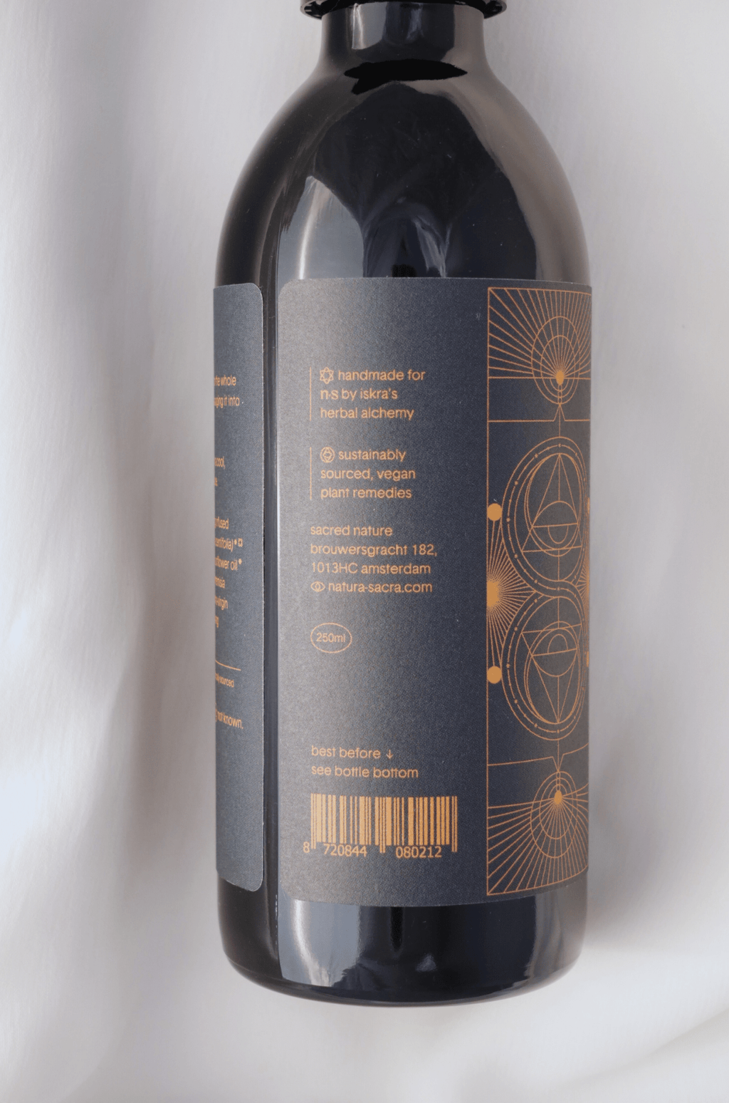 embodied femme body oiln/aNatura sacraHibisPure484333546048868720844080212