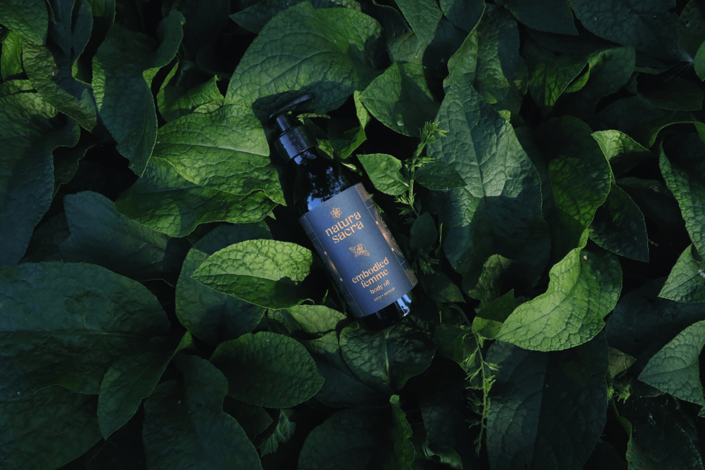 embodied femme body oiln/aNatura sacraHibisPure484333546048868720844080212